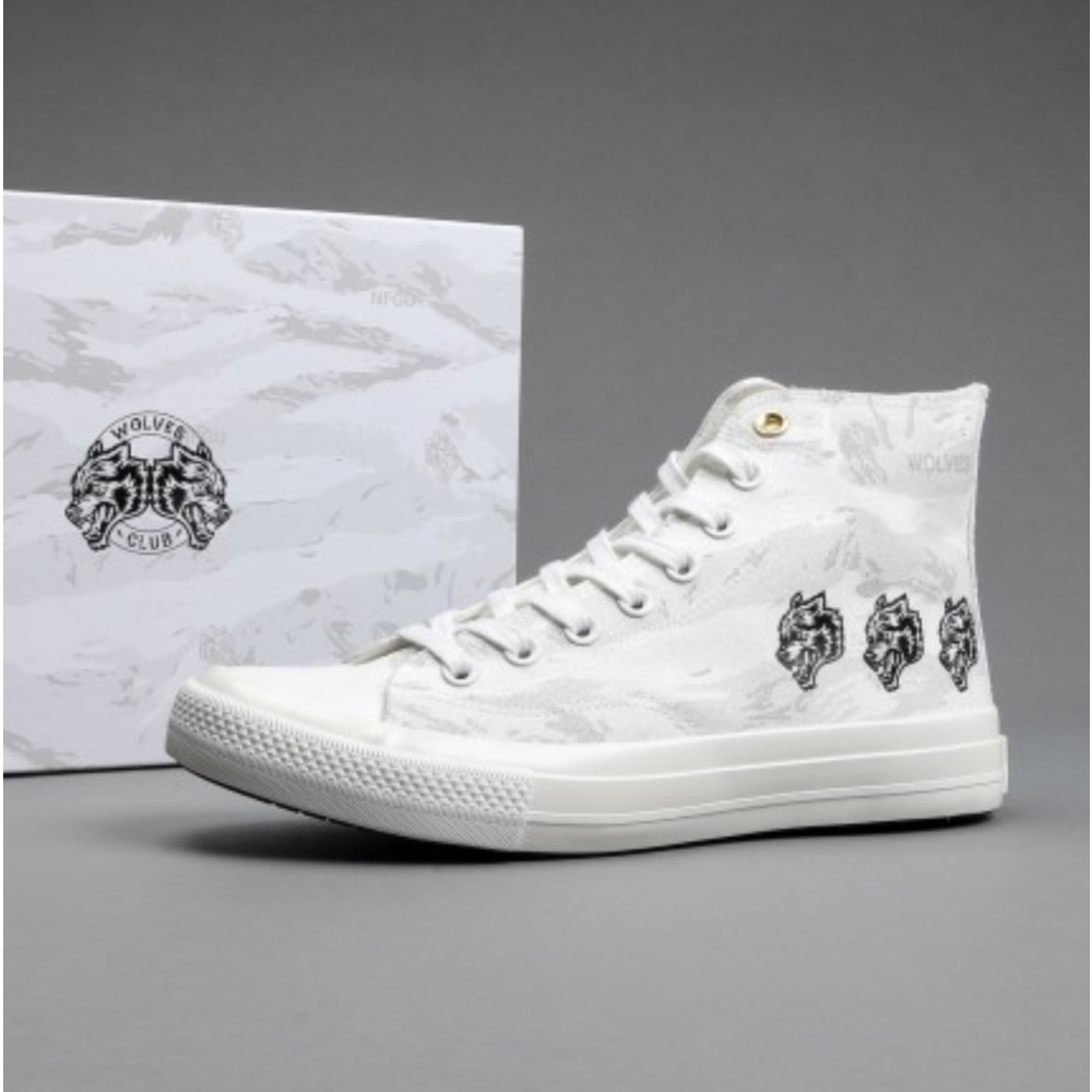 WOLVES FOREVER "W-1 DIOS" HIGH TOP SHOE IN GRAY/OFF WHITE TIGER CAMO SIZE 5
